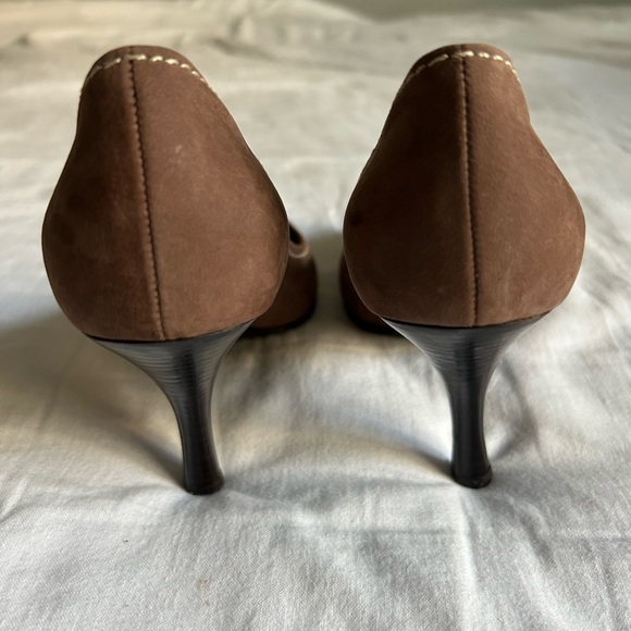 🤎SOLD🤎 Vintage Prada Heels - Picture 3 of 6